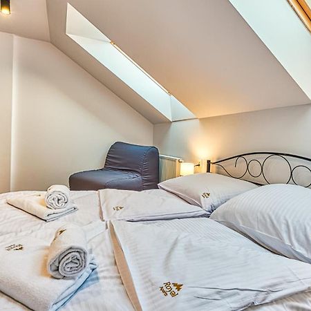 Apartamenty Centrum - Wyszynskiego 9 By Royal Aparts Swieradow-Zdroj Bilik gambar