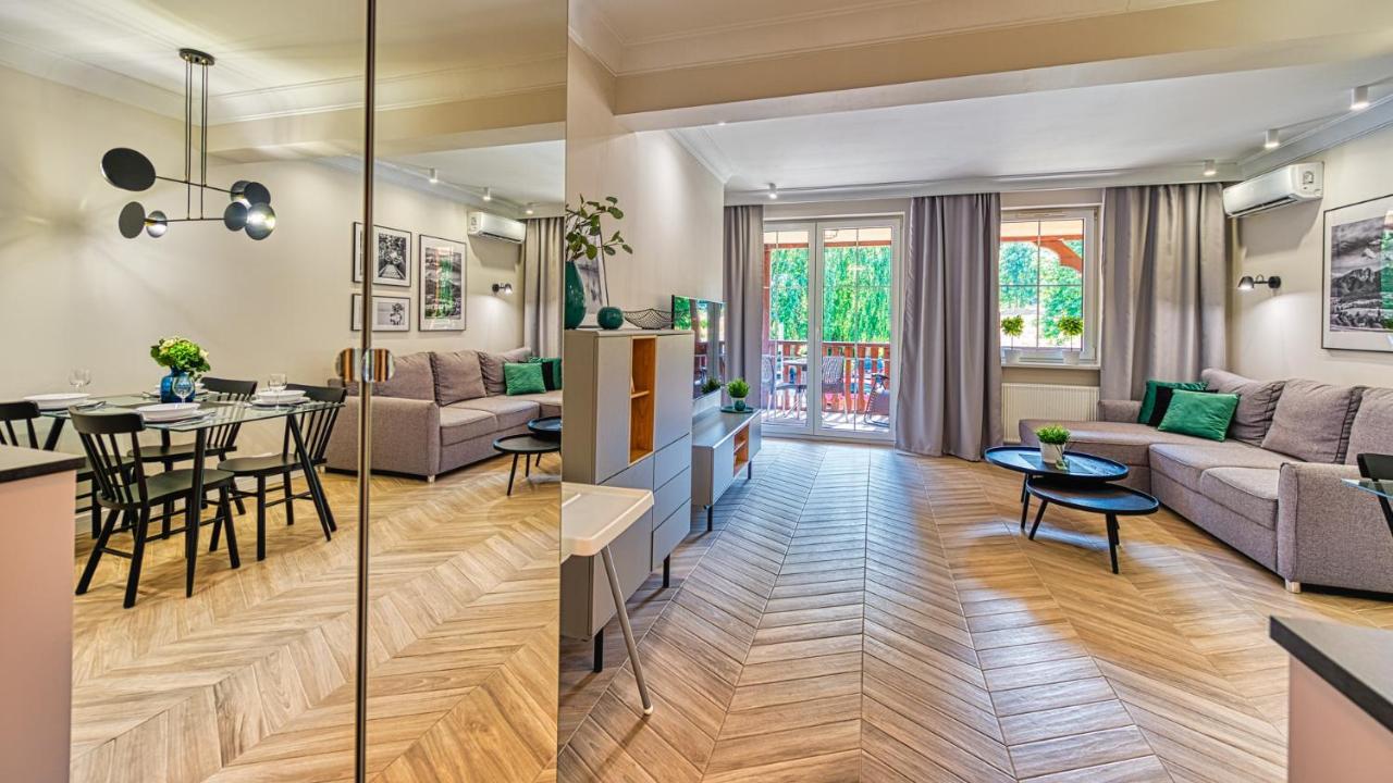 Apartamenty Centrum - Wyszynskiego 9 By Royal Aparts Swieradow-Zdroj Luaran gambar