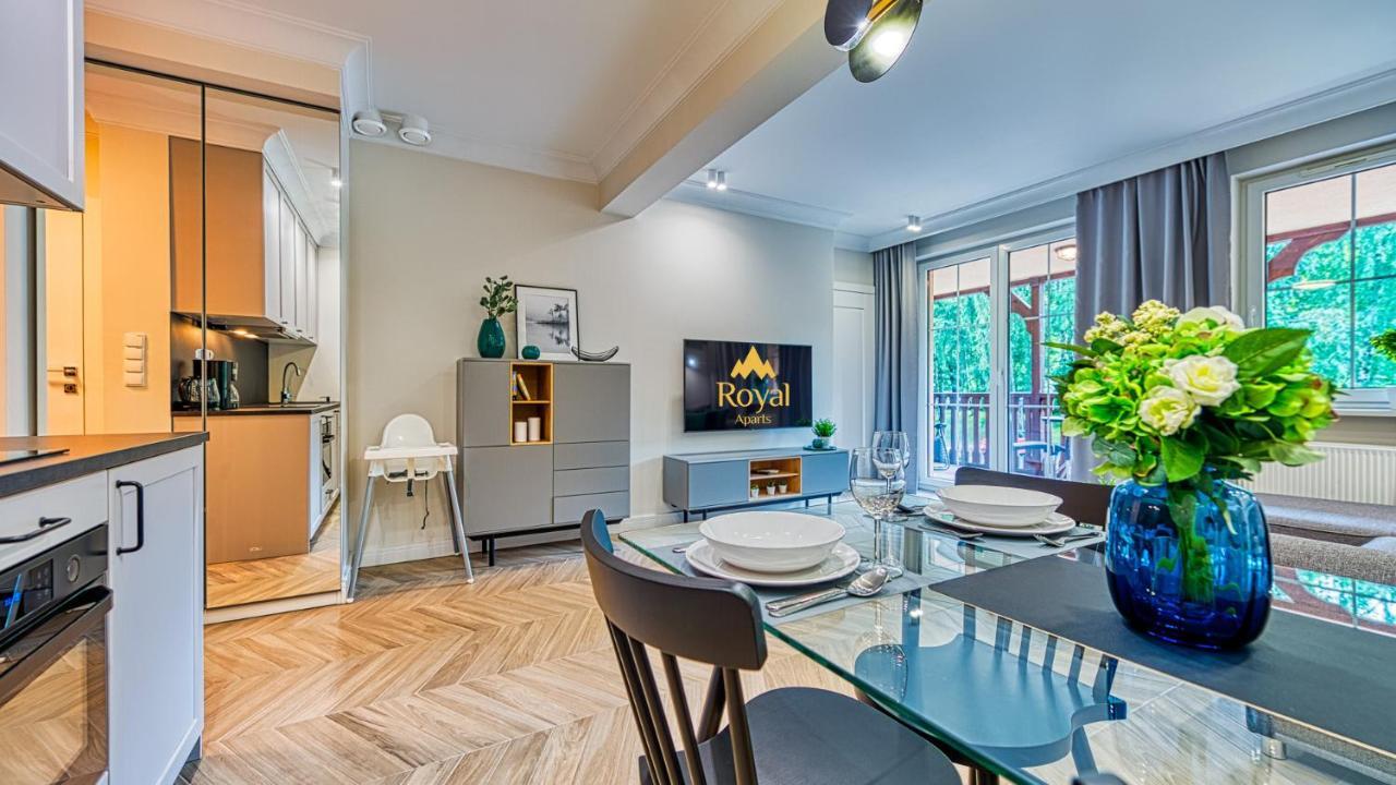 Apartamenty Centrum - Wyszynskiego 9 By Royal Aparts Swieradow-Zdroj Luaran gambar