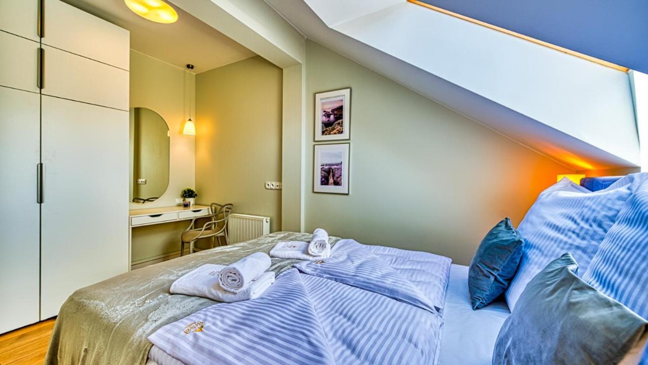 Apartamenty Centrum - Wyszynskiego 9 By Royal Aparts Swieradow-Zdroj Luaran gambar