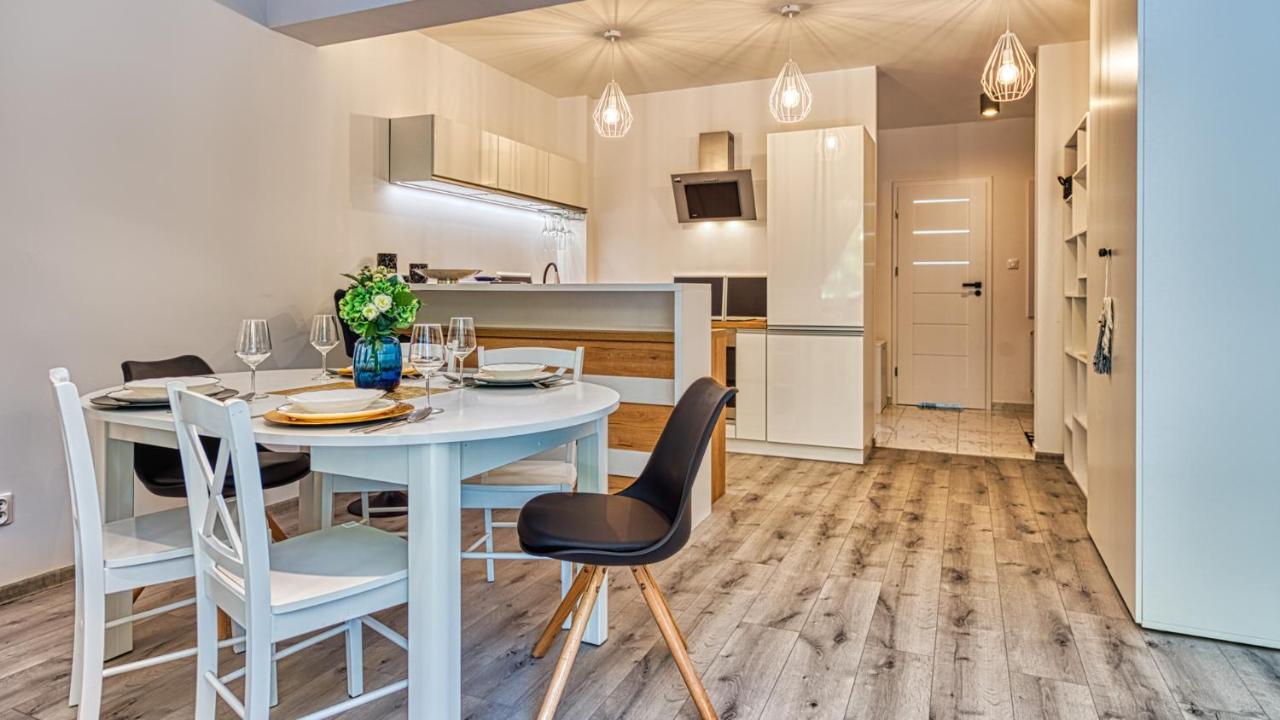 Apartamenty Centrum - Wyszynskiego 9 By Royal Aparts Swieradow-Zdroj Luaran gambar